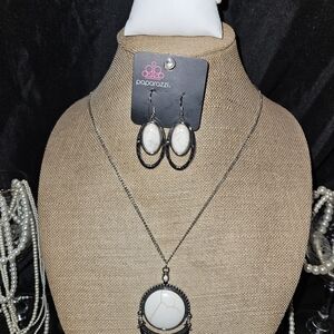 Paparazzi Brown and White Crackle Set